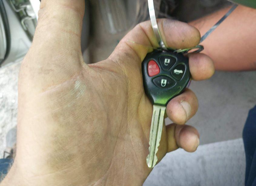 Photo 11 of 2010 Toyota Camry LE (VIN 4T1BF3EK3AU050562)