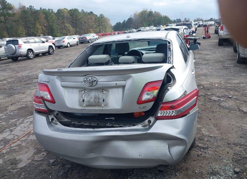 Photo 16 of 2010 Toyota Camry LE (VIN 4T1BF3EK3AU050562)