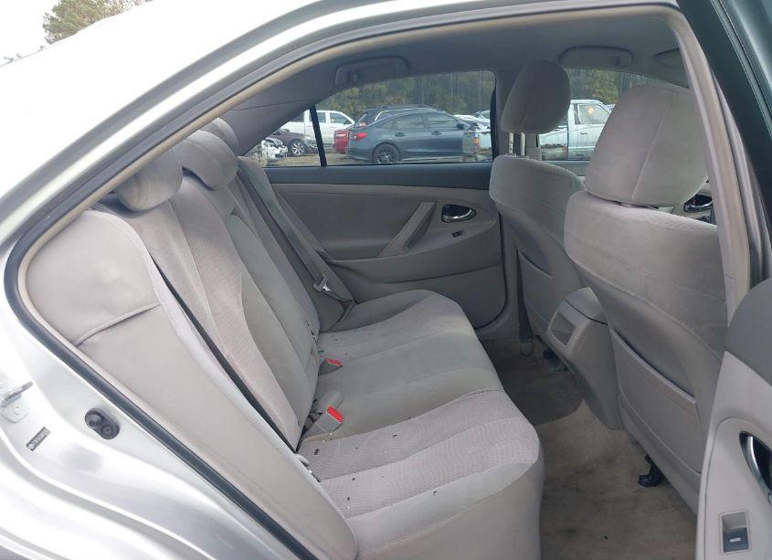 Photo 8 of 2010 Toyota Camry LE (VIN 4T1BF3EK3AU050562)