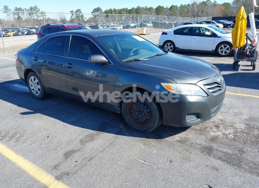 2010 Toyota Camry LE (VIN 4T1BF3EK3AU053588) main photo