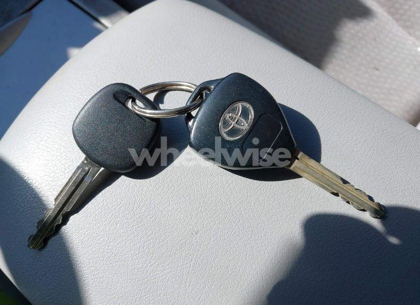 Photo 11 of 2010 Toyota Camry LE (VIN 4T1BF3EK3AU053588)