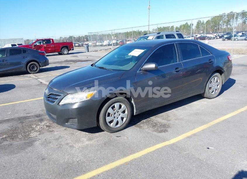 Photo 2 of 2010 Toyota Camry LE (VIN 4T1BF3EK3AU053588)