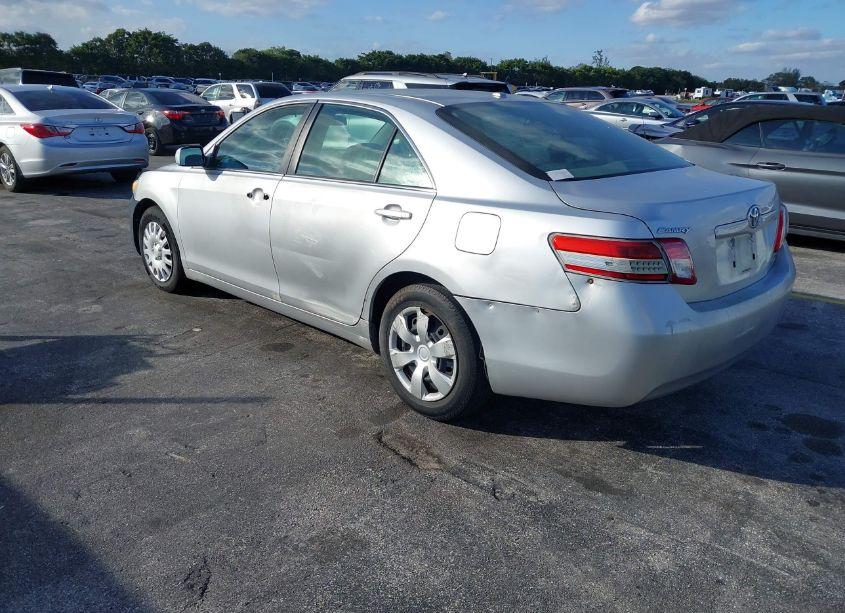 Photo 3 of 2010 Toyota Camry LE (VIN 4T1BF3EK3AU054949)