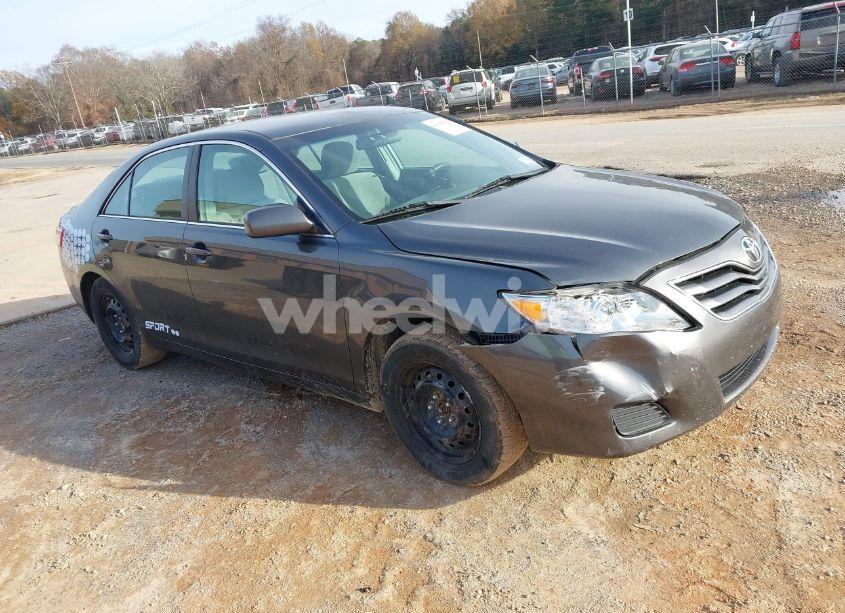 2010 Toyota Camry LE (VIN 4T1BF3EK3AU065627) main photo