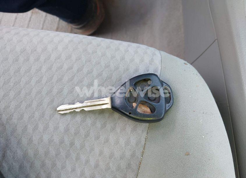 Photo 11 of 2010 Toyota Camry LE (VIN 4T1BF3EK3AU065627)