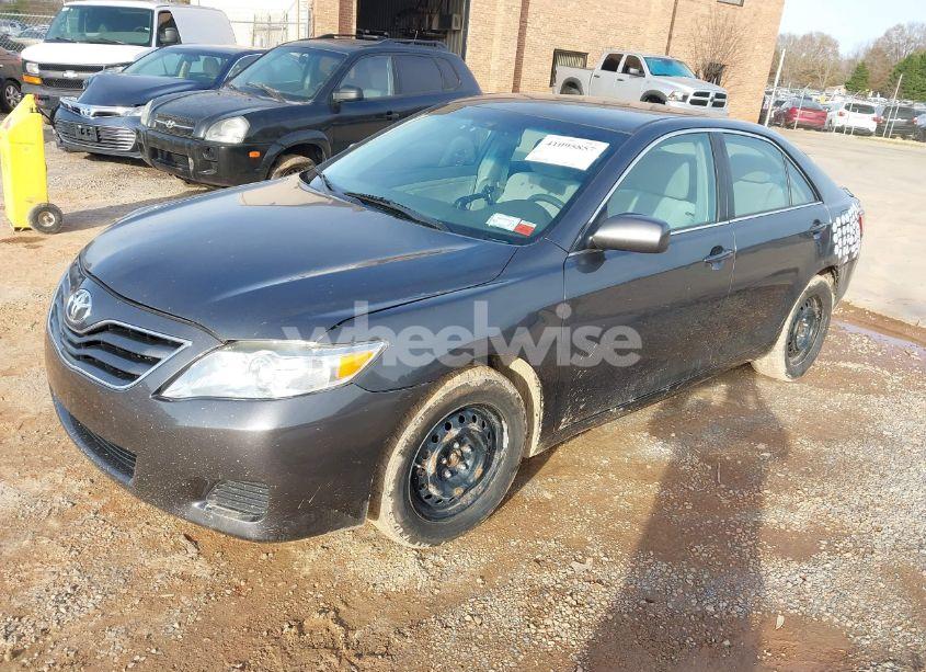 Photo 2 of 2010 Toyota Camry LE (VIN 4T1BF3EK3AU065627)