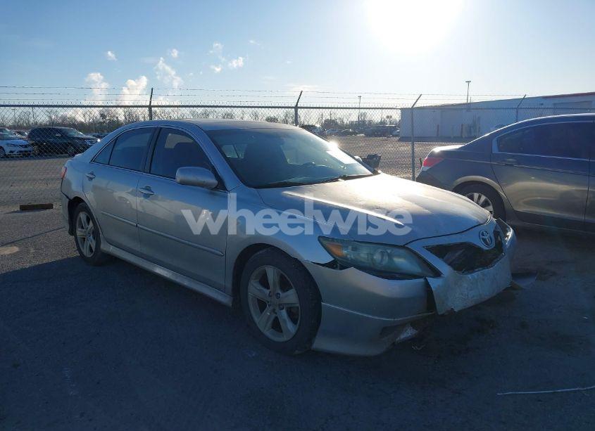 2010 Toyota Camry SE (VIN 4T1BF3EK3AU070293) main photo