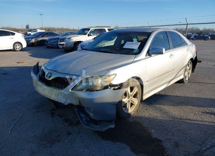 Photo 2 of 2010 Toyota Camry SE (VIN 4T1BF3EK3AU070293)