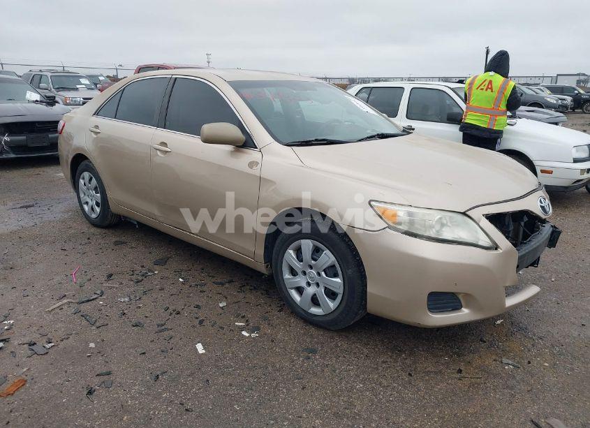 2010 Toyota Camry LE (VIN 4T1BF3EK3AU074912) main photo