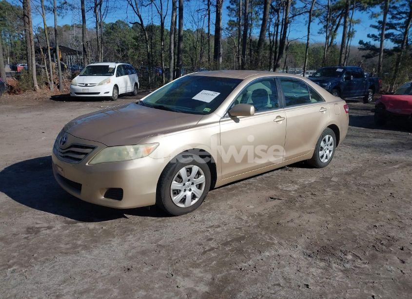 Photo 2 of 2010 Toyota Camry LE (VIN 4T1BF3EK3AU081259)
