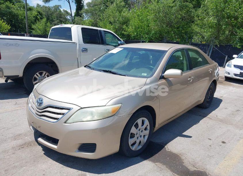 Photo 2 of 2010 Toyota Camry LE (VIN 4T1BF3EK3AU098529)