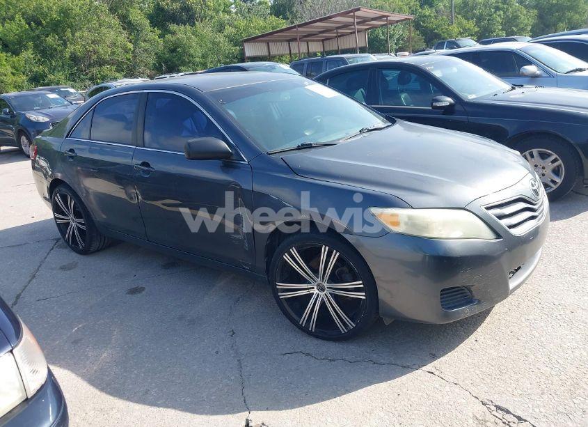 2010 Toyota Camry LE (VIN 4T1BF3EK3AU099695) main photo