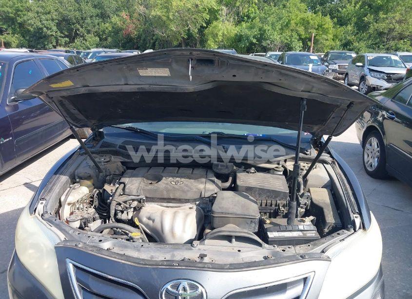 Photo 10 of 2010 Toyota Camry LE (VIN 4T1BF3EK3AU099695)