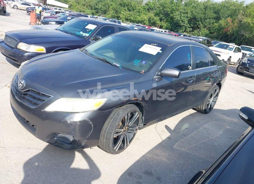 Photo 2 of 2010 Toyota Camry LE (VIN 4T1BF3EK3AU099695)