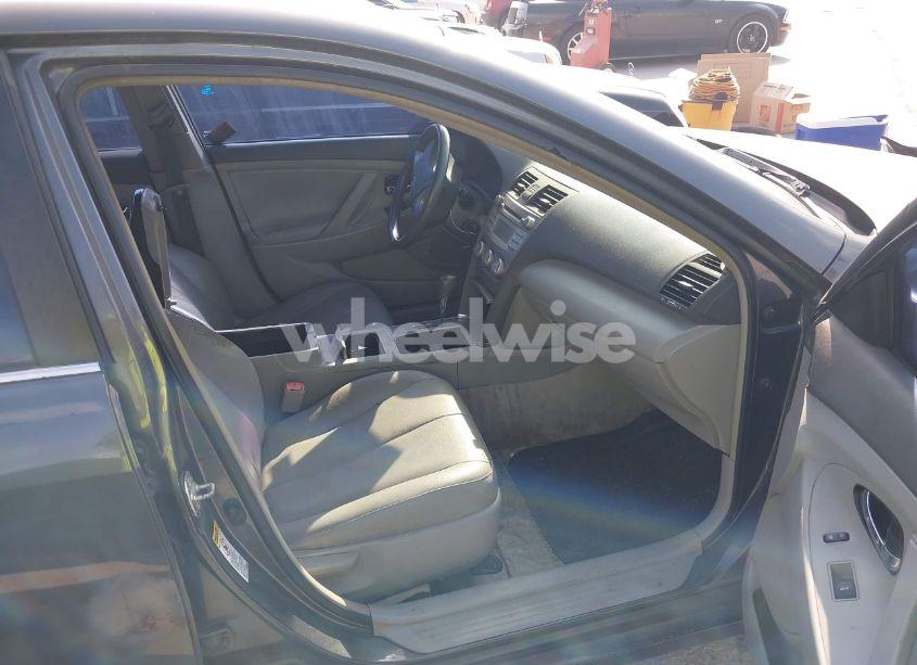 Photo 5 of 2010 Toyota Camry LE (VIN 4T1BF3EK3AU099695)