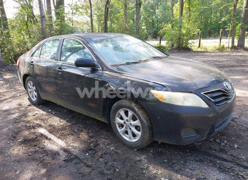 2010 Toyota Camry LE (VIN 4T1BF3EK3AU109237) main photo