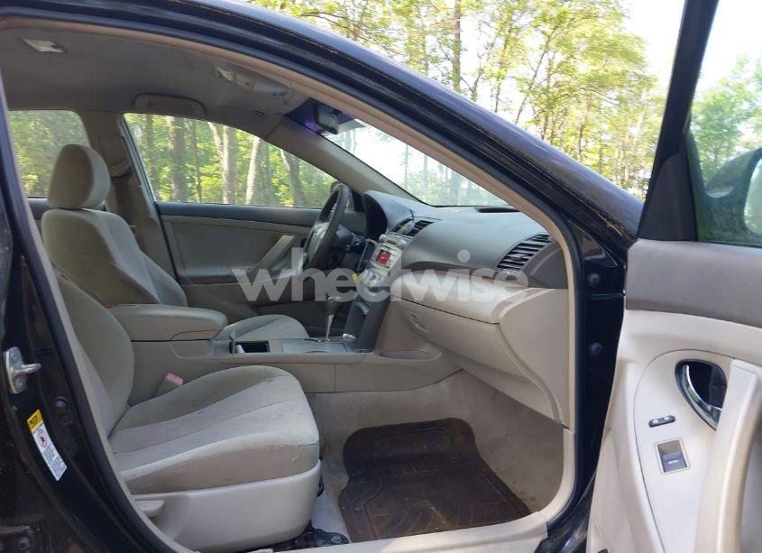 Photo 5 of 2010 Toyota Camry LE (VIN 4T1BF3EK3AU109237)