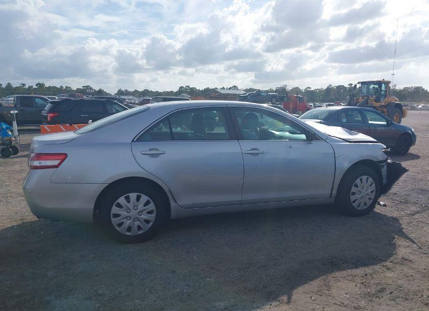 Photo 12 of 2010 Toyota Camry LE (VIN 4T1BF3EK3AU116897)