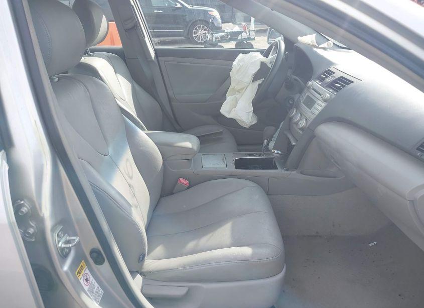 Photo 5 of 2010 Toyota Camry LE (VIN 4T1BF3EK3AU116897)