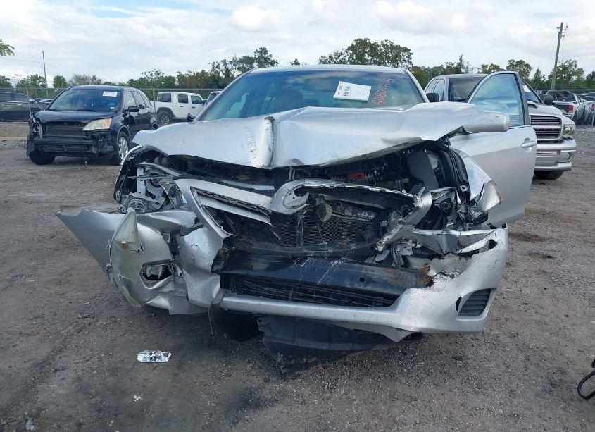 Photo 6 of 2010 Toyota Camry LE (VIN 4T1BF3EK3AU116897)