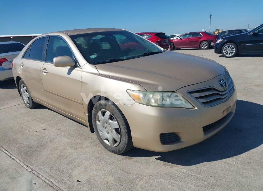 2010 Toyota Camry LE (VIN 4T1BF3EK3AU117354) main photo