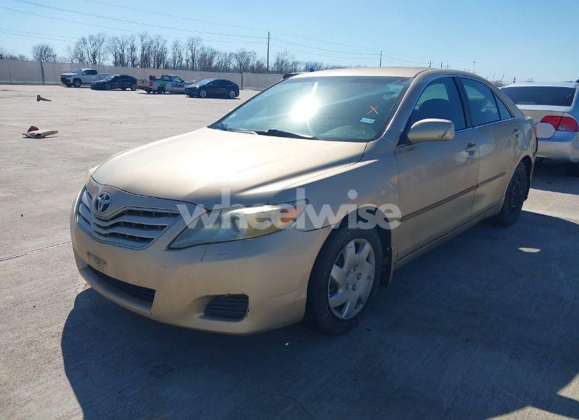 Photo 2 of 2010 Toyota Camry LE (VIN 4T1BF3EK3AU117354)