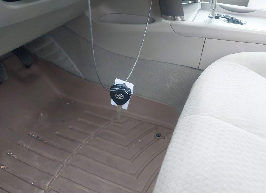 Photo 11 of 2010 Toyota Camry LE (VIN 4T1BF3EK3AU522050)