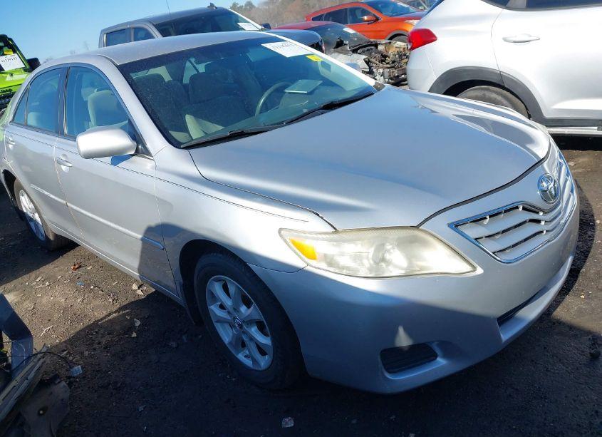 2010 Toyota Camry LE (VIN 4T1BF3EK3AU546980) main photo