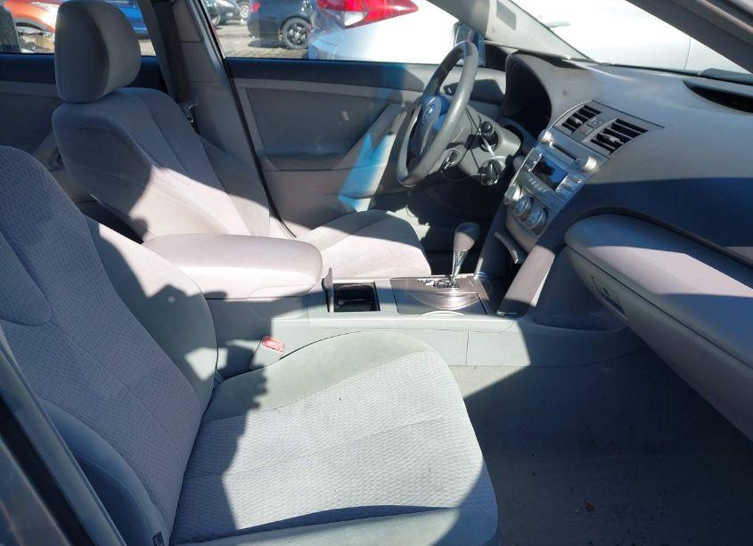 Photo 5 of 2010 Toyota Camry LE (VIN 4T1BF3EK3AU546980)