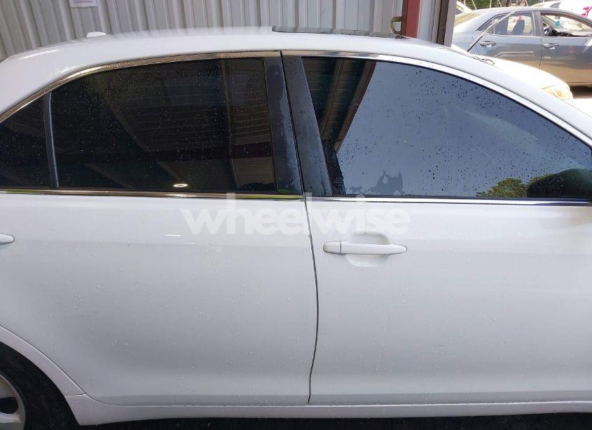 Photo 13 of 2010 Toyota Camry LE (VIN 4T1BF3EK3AU562631)