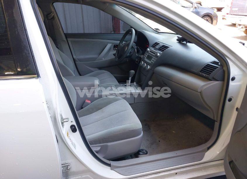 Photo 5 of 2010 Toyota Camry LE (VIN 4T1BF3EK3AU562631)