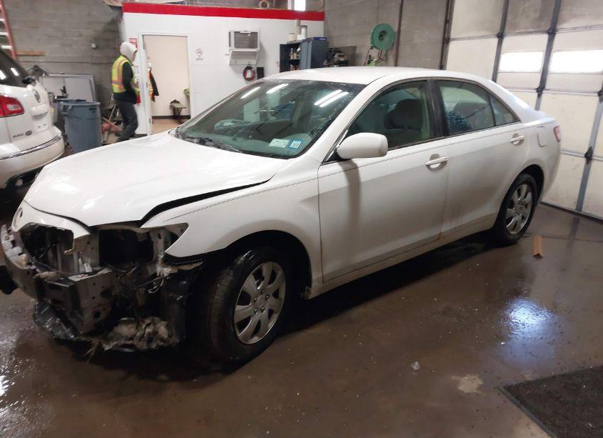 Photo 2 of 2010 Toyota Camry LE (VIN 4T1BF3EK3AU571703)