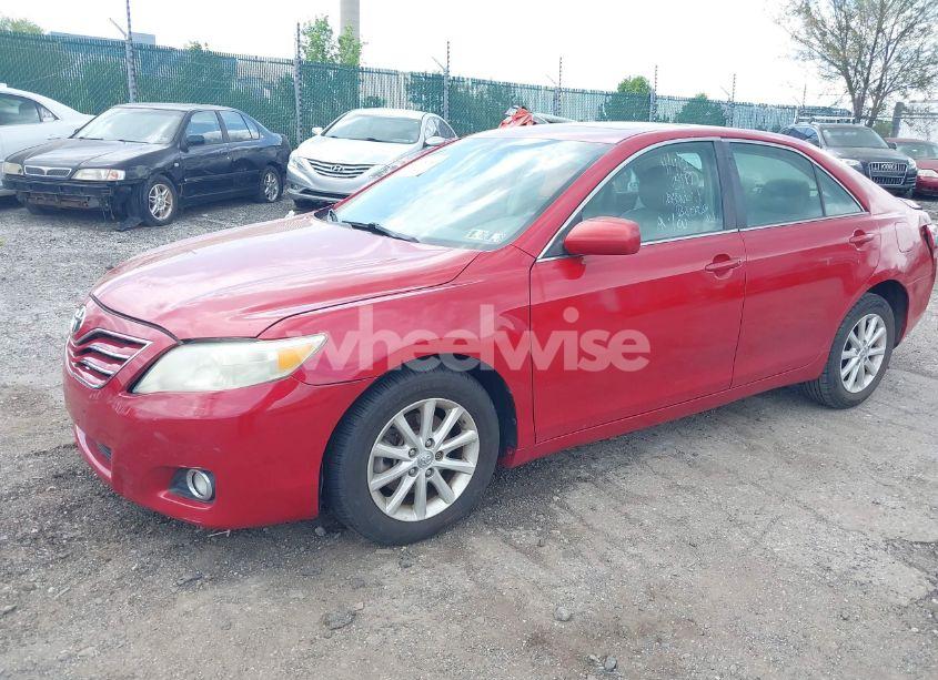 Photo 2 of 2011 Toyota Camry XLE (VIN 4T1BF3EK3BU117758)