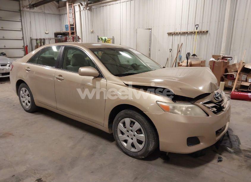 2011 Toyota Camry LE (VIN 4T1BF3EK3BU127710) main photo