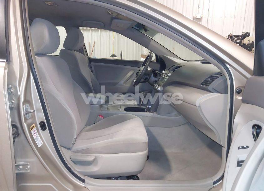 Photo 5 of 2011 Toyota Camry LE (VIN 4T1BF3EK3BU127710)