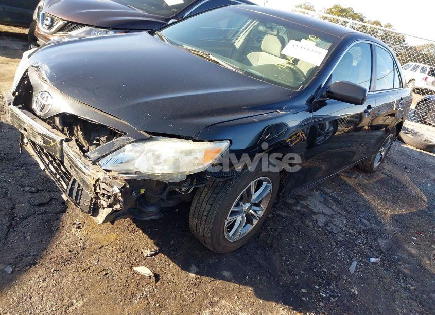 Photo 2 of 2011 Toyota Camry LE (VIN 4T1BF3EK3BU136312)