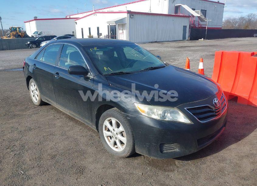 2011 Toyota Camry LE (VIN 4T1BF3EK3BU144880) main photo