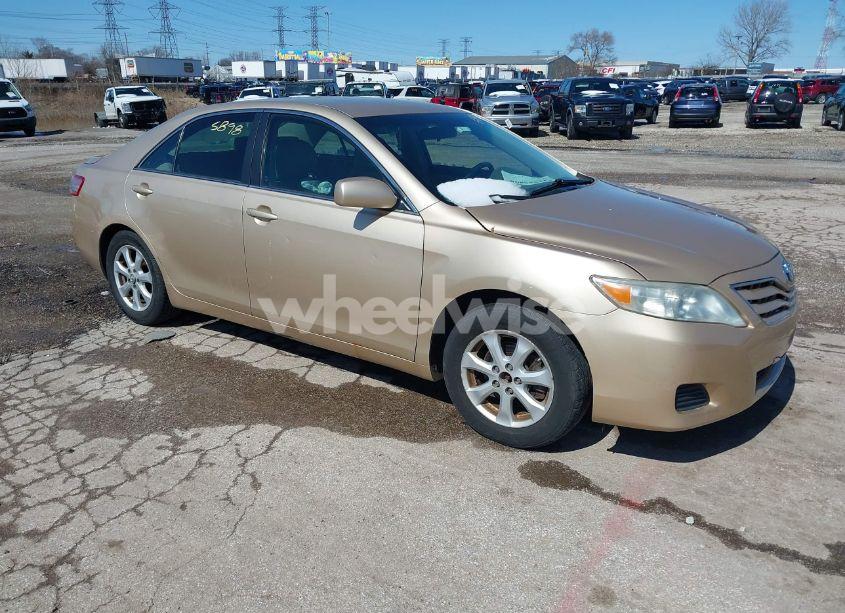 2011 Toyota Camry LE (VIN 4T1BF3EK3BU150405) main photo