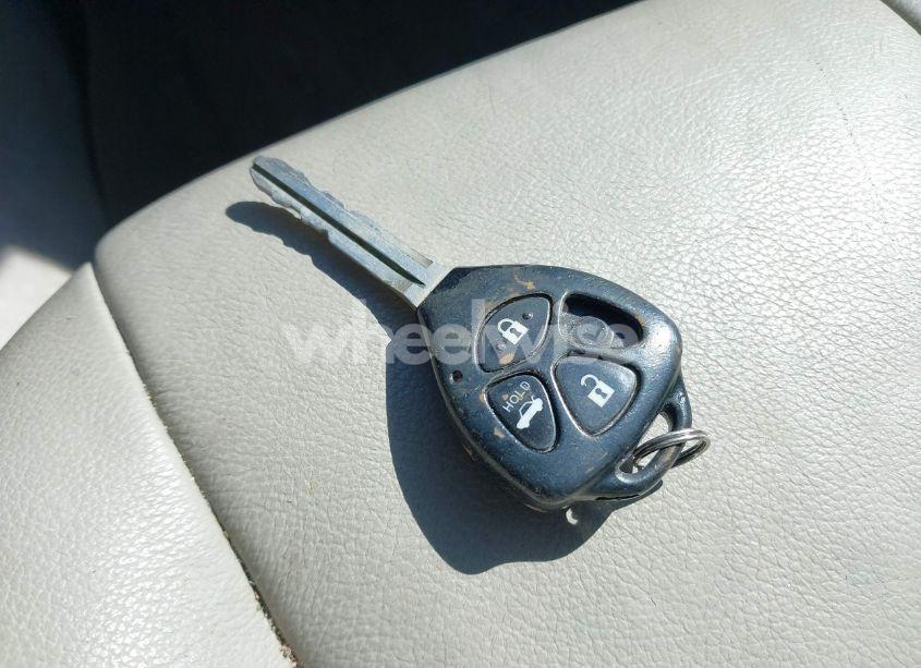 Photo 11 of 2011 Toyota Camry LE (VIN 4T1BF3EK3BU150405)