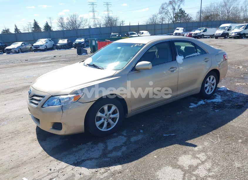 Photo 2 of 2011 Toyota Camry LE (VIN 4T1BF3EK3BU150405)