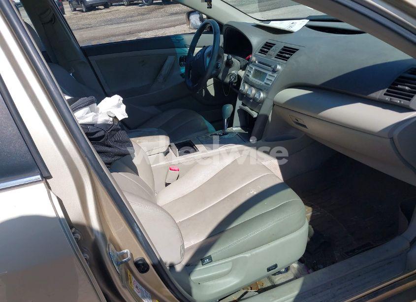 Photo 5 of 2011 Toyota Camry LE (VIN 4T1BF3EK3BU150405)