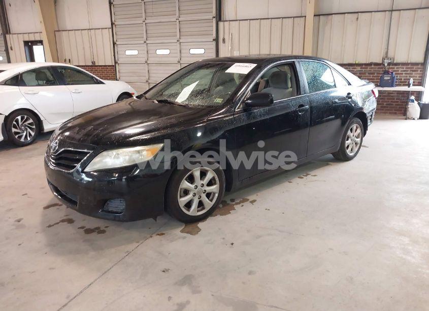 Photo 2 of 2011 Toyota Camry LE (VIN 4T1BF3EK3BU150484)