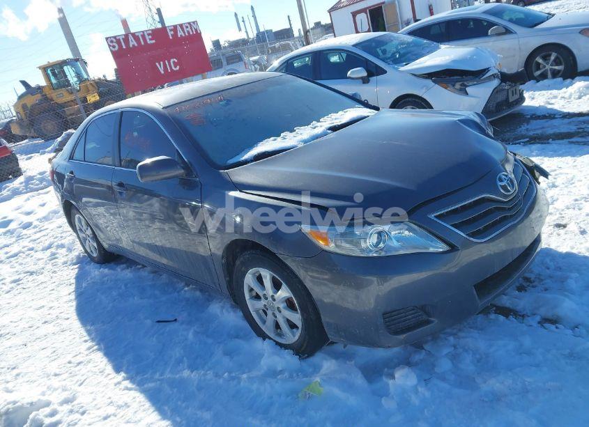 2011 Toyota Camry LE (VIN 4T1BF3EK3BU155975) main photo