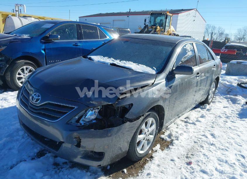 Photo 2 of 2011 Toyota Camry LE (VIN 4T1BF3EK3BU155975)