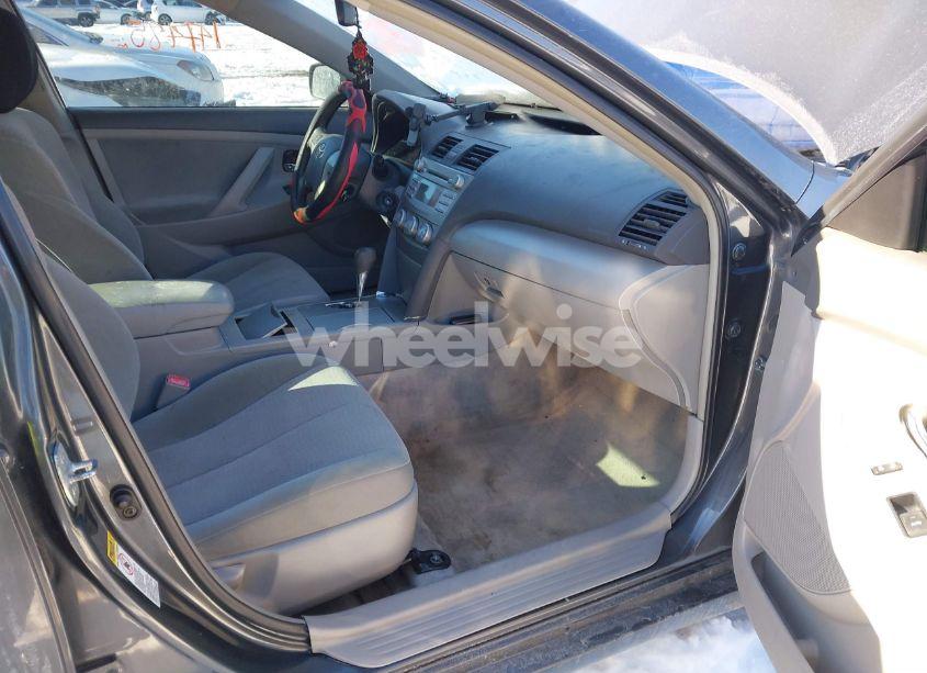 Photo 5 of 2011 Toyota Camry LE (VIN 4T1BF3EK3BU155975)