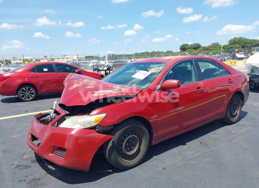 Photo 2 of 2011 Toyota Camry LE (VIN 4T1BF3EK3BU177524)