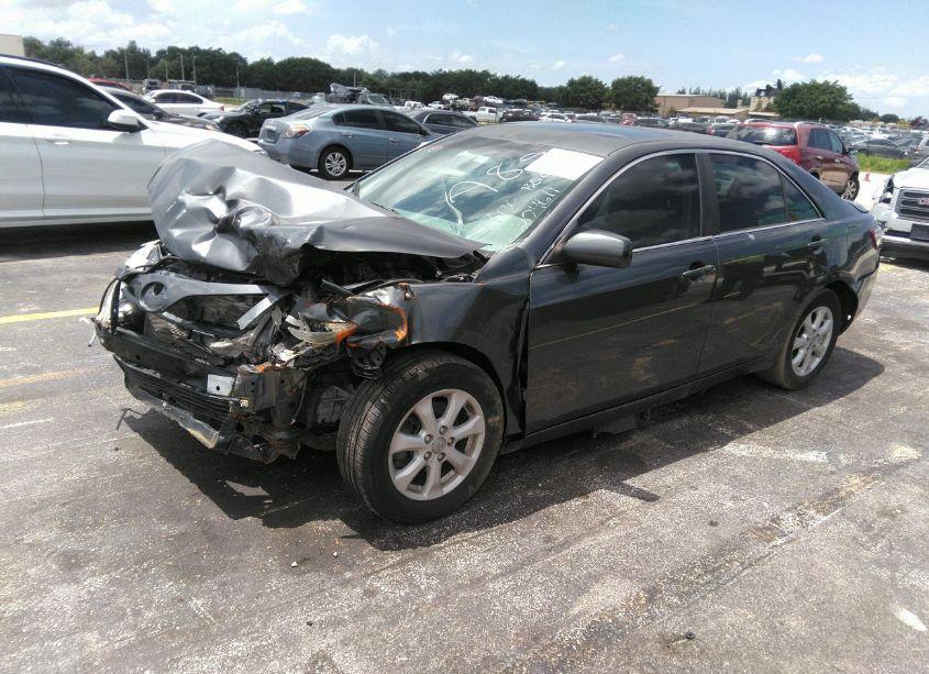 Photo 2 of 2011 Toyota Camry LE (VIN 4T1BF3EK3BU204611)