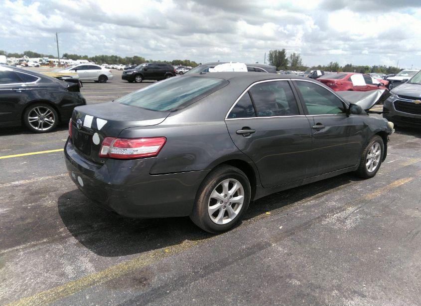 Photo 4 of 2011 Toyota Camry LE (VIN 4T1BF3EK3BU204611)