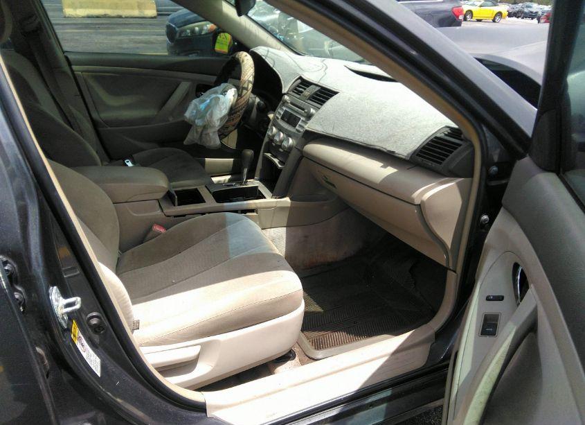 Photo 5 of 2011 Toyota Camry LE (VIN 4T1BF3EK3BU204611)