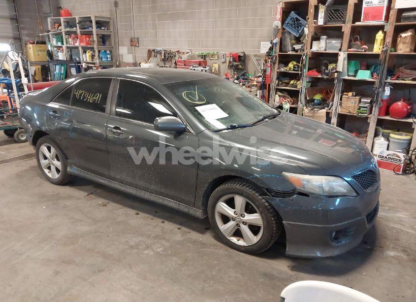 2011 Toyota Camry SE (VIN 4T1BF3EK3BU207072) main photo